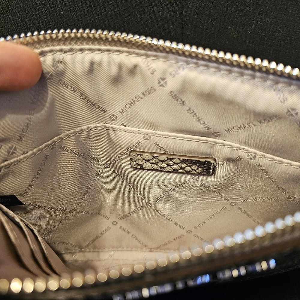 Michael Kors Jet Set XL Zip Clutch Wristlet